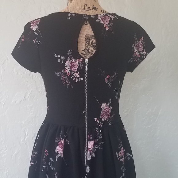 Floral Dress - Picture 3 of 8